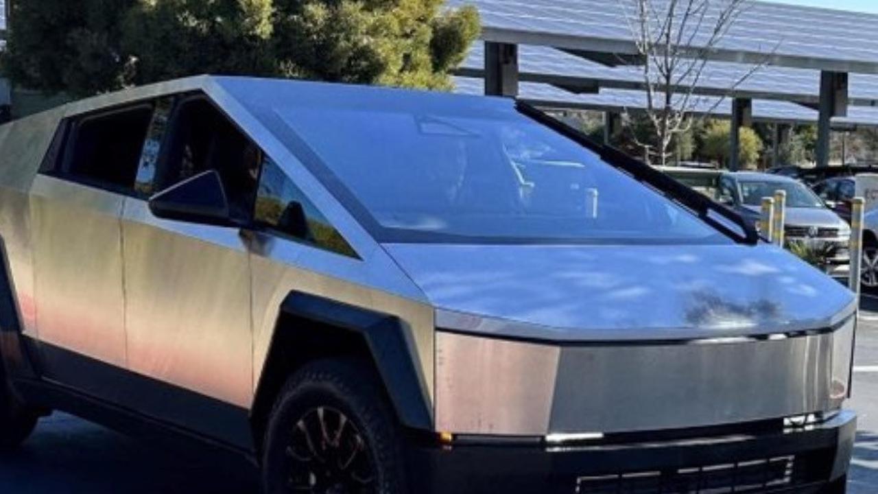 Benarkan Tesla Cybertruck jadi Ikon Gaya Hidup Baru di Hollywood?