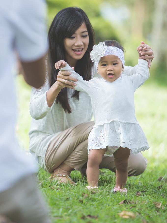 Usia Berapa Bayi  Mulai  Bisa Berdiri  Ini Normalnya Sahabat 