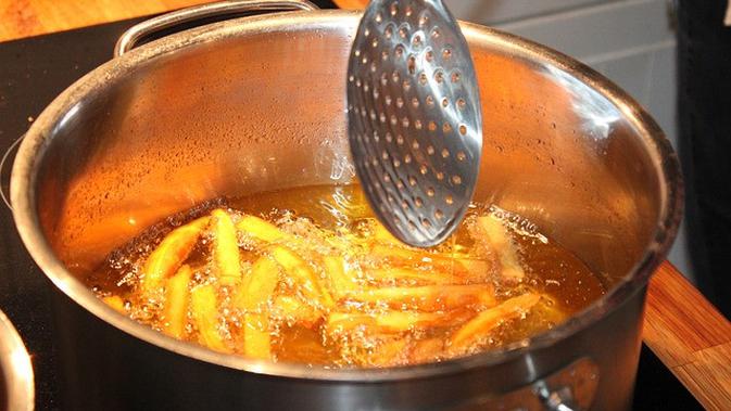 7 Cara Masak Deep Frying yang Tepat, Hasilkan Makanan yang