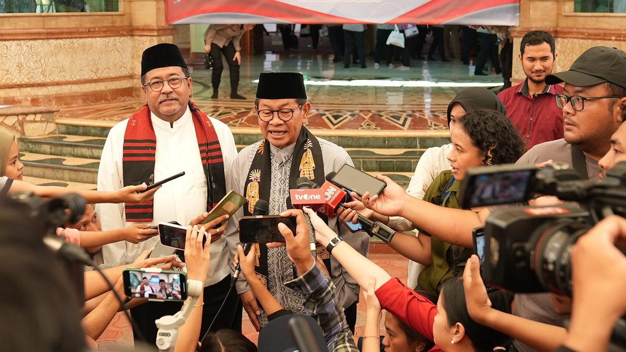 Pramono Bakal Kaji Larangan Penggunaan Plastik di Jakarta