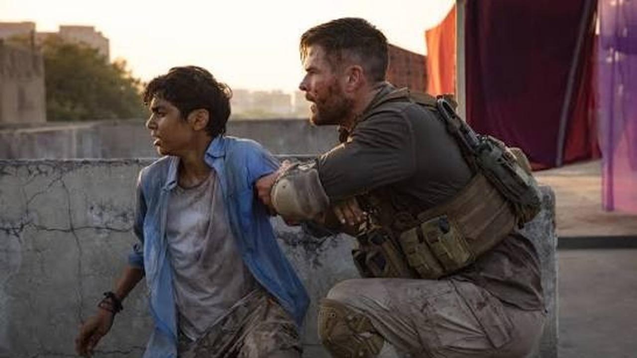 chris hemsworth menyelamatkan anak tersesat/IMDb