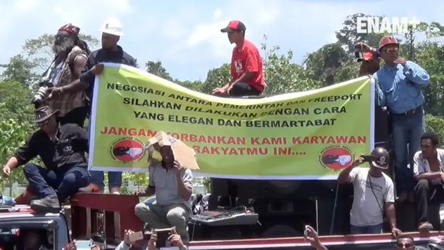 Gubenur Papua Lukas Enembe memberikan komentar terkait PT Freeport yang harus tunduk pada peraturan yang telah dibuat Pemerintah Indonesia, Rabu 22/2/2017