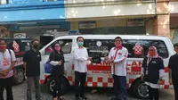 Brabus Indonesia mendonasikan 2 ambulan kepada relawan Solmet. (Istimewa)