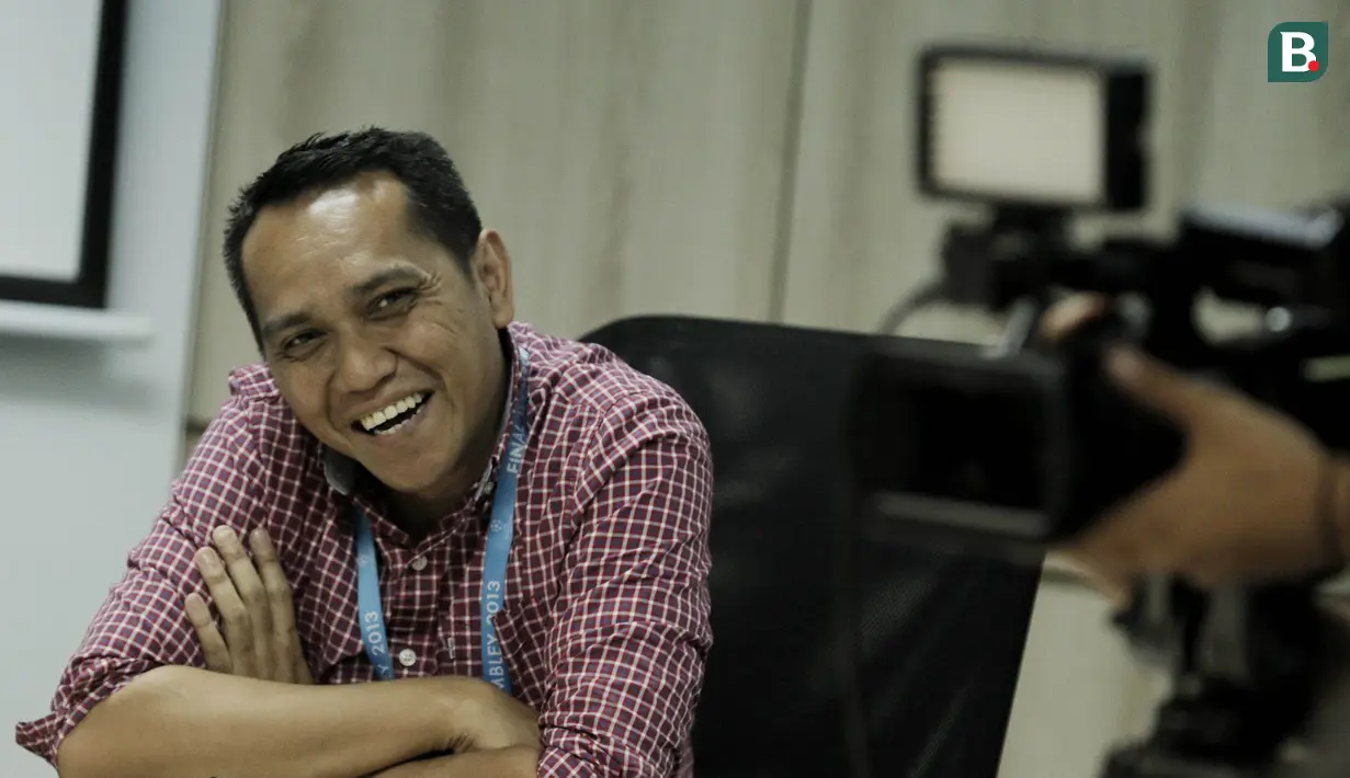 COO PT Liga Indonesia Baru (LIB), Tigor Shalom Boboy, saat jumpa pers di Kantor LIB, Jakarta, Selasa (6/3/2018). PT LIB telah melunasi sisa subsidi kepada 18 klub Liga 1 dengan total lebih dari Rp38 miliar. (Bola.com/M Iqbal Ichsan)