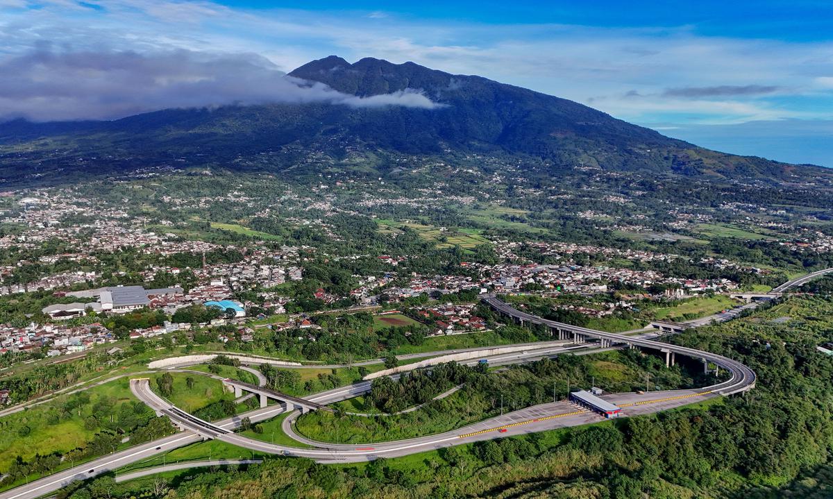 FOTO: Panorama Mempesona Tol Bocimi, Urat Nadi Baru Penghubung Jawa Barat Selatan