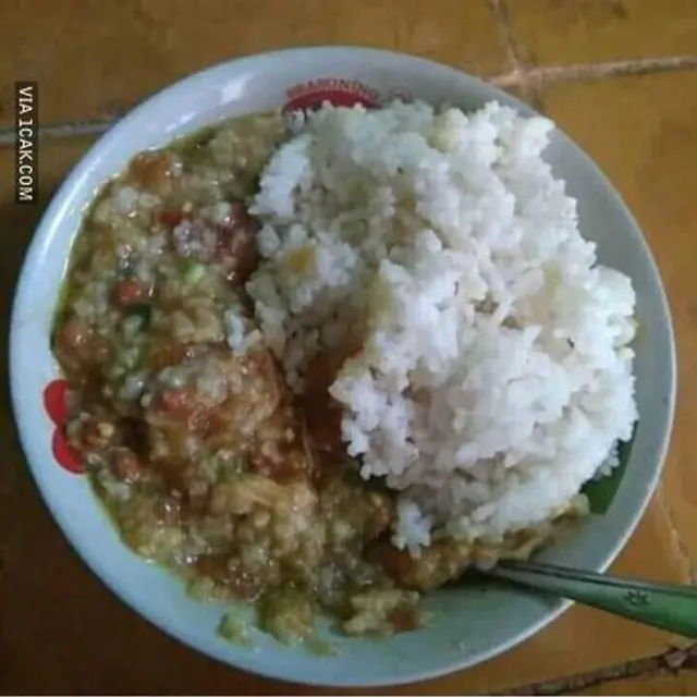 6 Cara Nyeleneh Orang Makan Bubur Ayam Ini Kocak, Bikin Kenyang Duluan