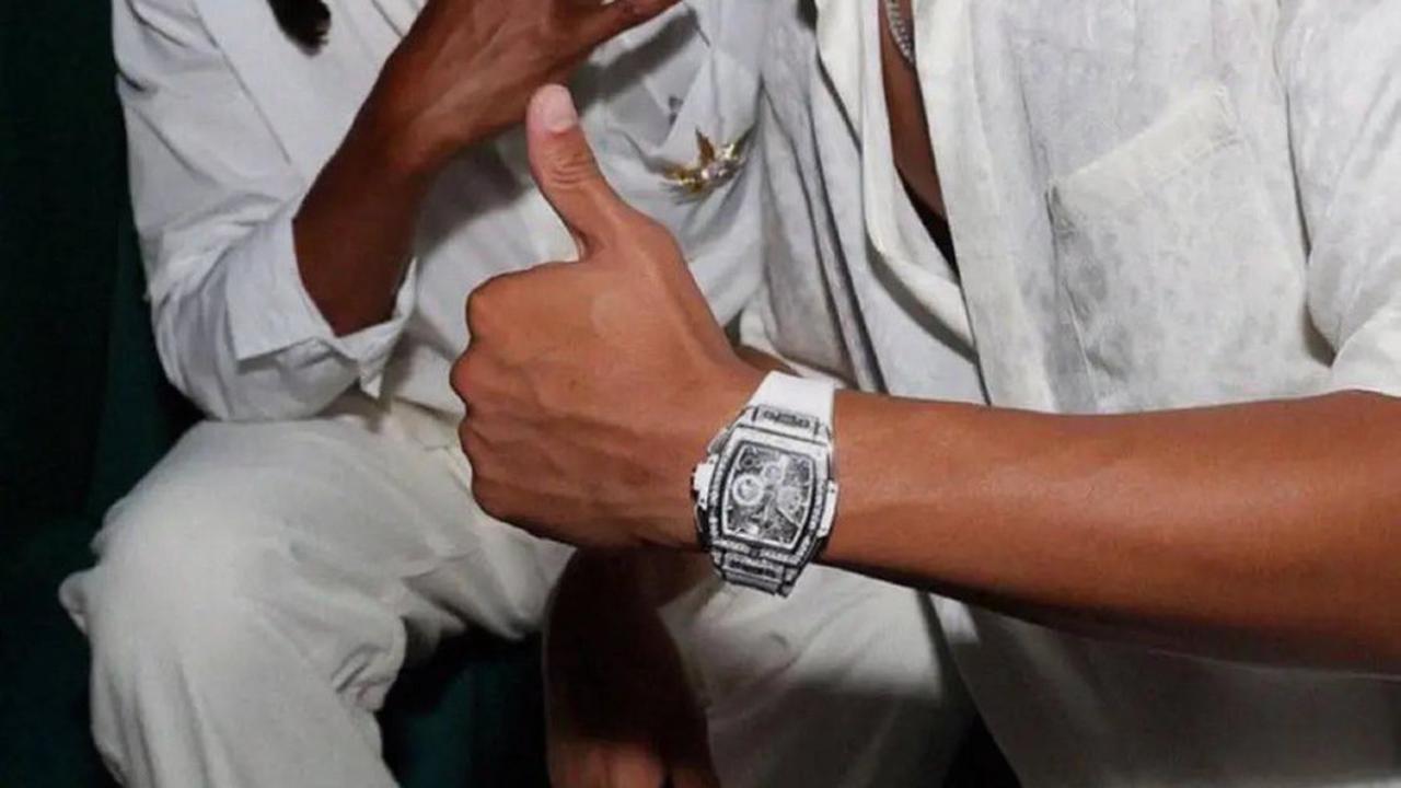 Jay-Z berfoto bareng Kylian Mbappé, pemain bintang asal Prancis! Duo ini terlihat penuh karisma dalam satu frame!