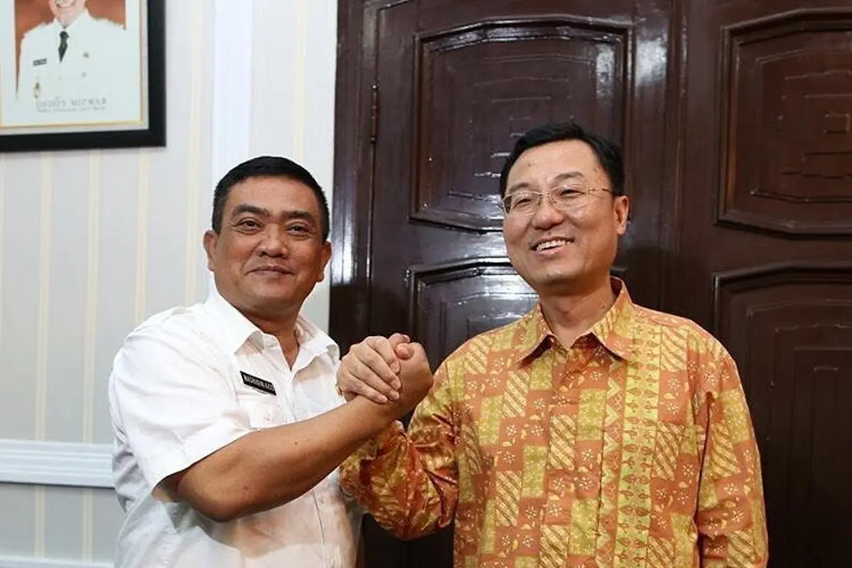 Walikota Cirebon Nasrudin Azis dan Dubes China untuk RI Xie Feng (Foto: Panji Prayitno)