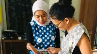 Kisah Seniman Suriname Belajar Pewarnaan Batik Alami hingga ke Yogyakarta