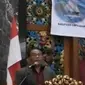 Sebagian masyarakat Madura mendambakan Madura sebagai provinsi. 
