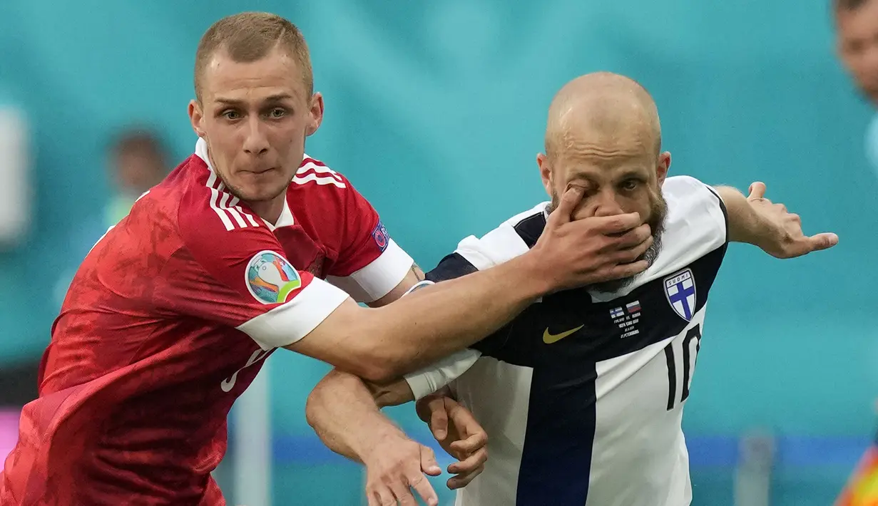 Teemu Pukki. Striker berusia 31 tahun ini adalah andalan Norwich City yang kembali bermain di Premier League musim depan. Di Euro 2020 bersama Timnas Finlandia sebagai debutan, ia tampil apik di dua laga meski belum mencetak gol.(Foto: AP/Pool/Dmitri Lovetsky)