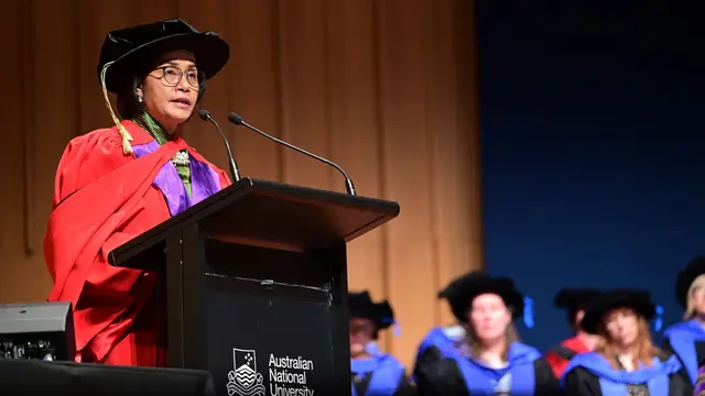 Menteri Keuangan (Menkeu) Sri Mulyani Indrawati menerima gelar kehormatan Honoris Causa, Doctor of Laws, oleh Australia National University (ANU), pada hari ini, Selasa (12/12/2023). (Dok Kemenkeu)