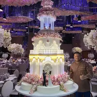 Kue Pernikahan Ini Terlihat Megah Bak Istana. (Sumber: Instagram.com/renat_agzamov)