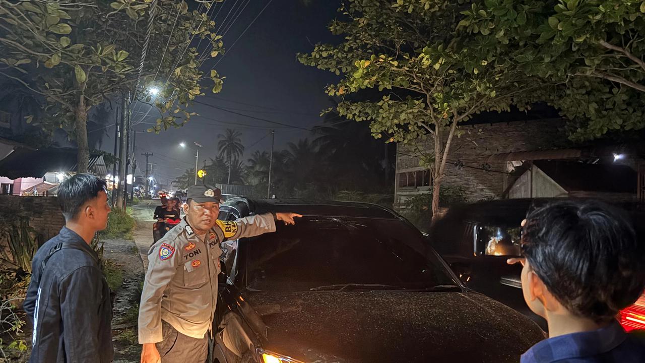 mobil anggota dprd batu bara kena teror