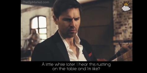 Bapak tua itu mengambil donat dari kantong di atas meja./Copyright theopmarket.com