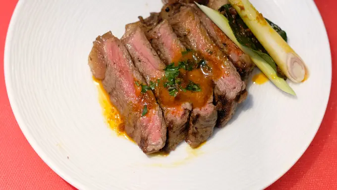 Sensasi Rasa Daging Sapi Australia: Manning Valley Naturally vs. Omugi Beef