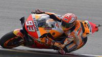Pembalap Repsol Honda, Marc Marquez, berhasil meraih podium juara di MotoGP Jerman yang berlangsung di Sirkuit Sanchsenring, Minggu (7/7/2019) malam WIB. (AFP/Vincent Jannink)