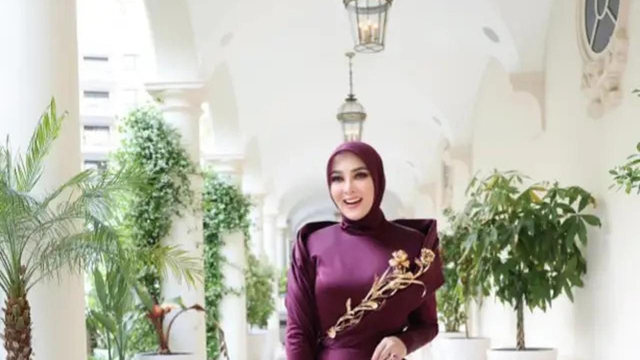 Model Gaun Couture Muslim Ungu Syahrini di Acara UNESCO, Elegan dan Mewah