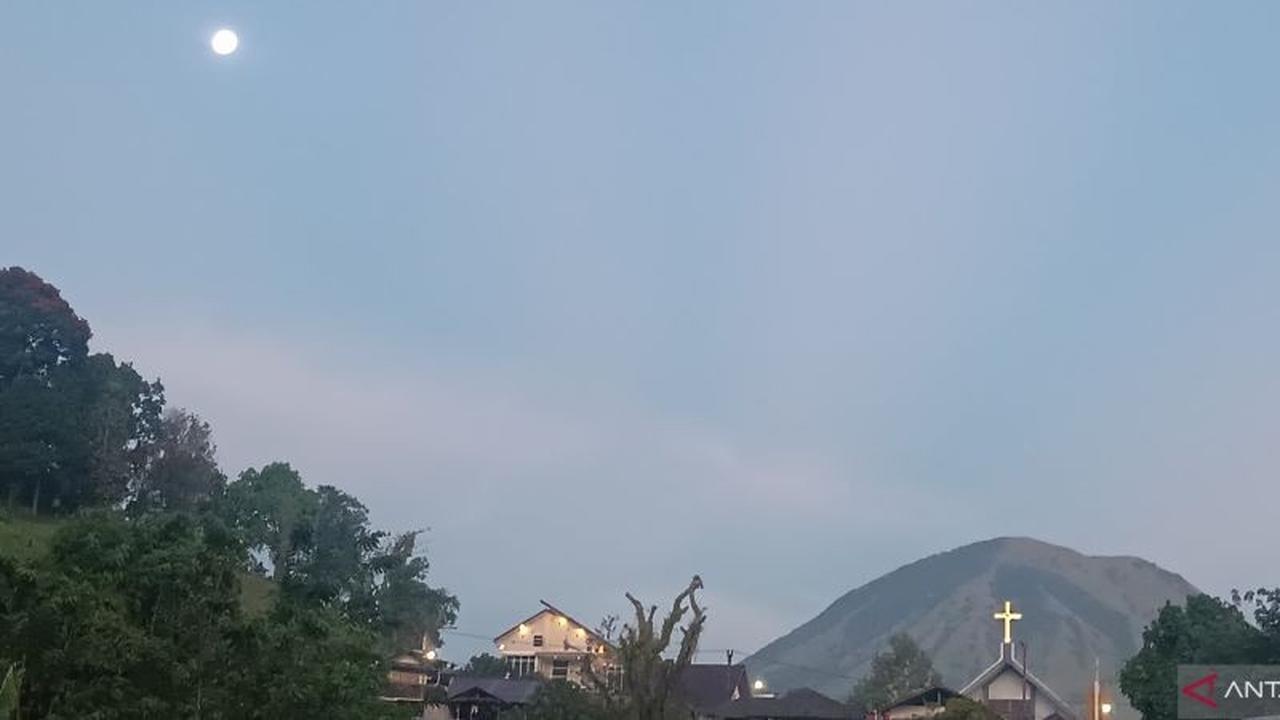 Aktivitas Gunung Lokon Level II Waspada, Masyarakat Diimbau Jauhi Kawah