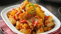 Sambal goreng kentang dan krecek. (Liputan6.com/IG/irmadesmayanti)
