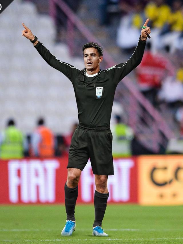 Editan Pesepak Bola Jadi Wasit Ini Bikin Ketawa Geli