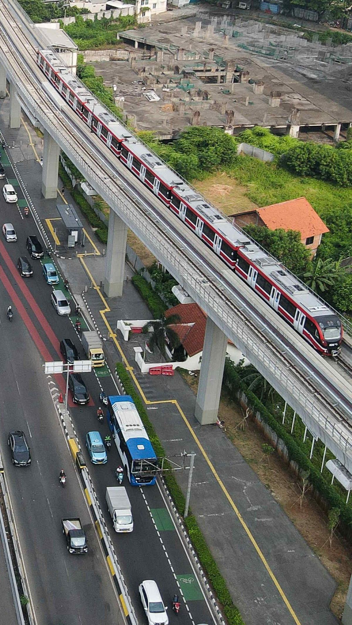 Dugaan kesalahannya disebut ada pada lebar lintasan yang membuat laju LRT Jabodebek mengurangi kecepatannya.