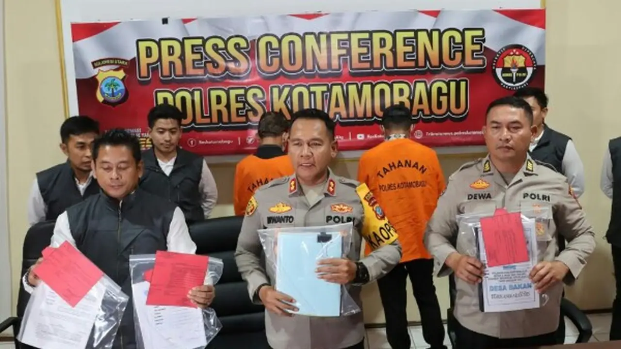 Kapolres Kotamobagu AKBP Irwanto didampingi Kasat Reskrim AKP Agus Sumandik dan Kasi Humas AKP I Dewa Dwiadnyana.
