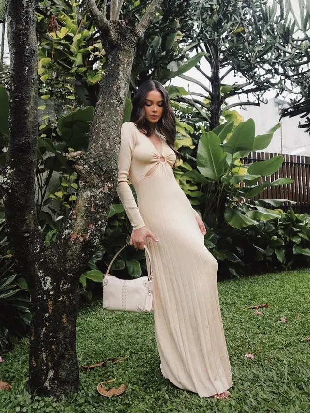 Inspirasi Outfit Dress Ala Alyssa Daguise