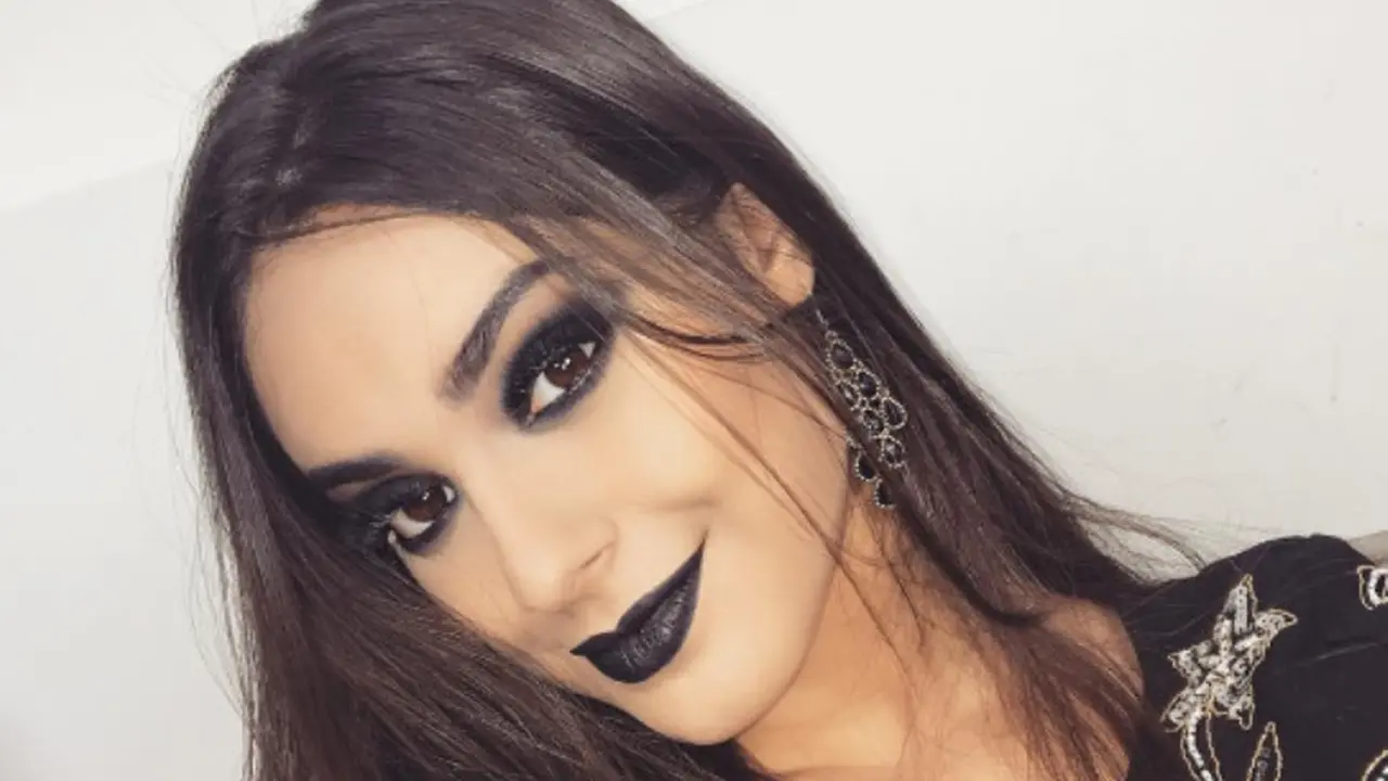 Berani Bikin Makeup Serba Hitam Kayak Gini?