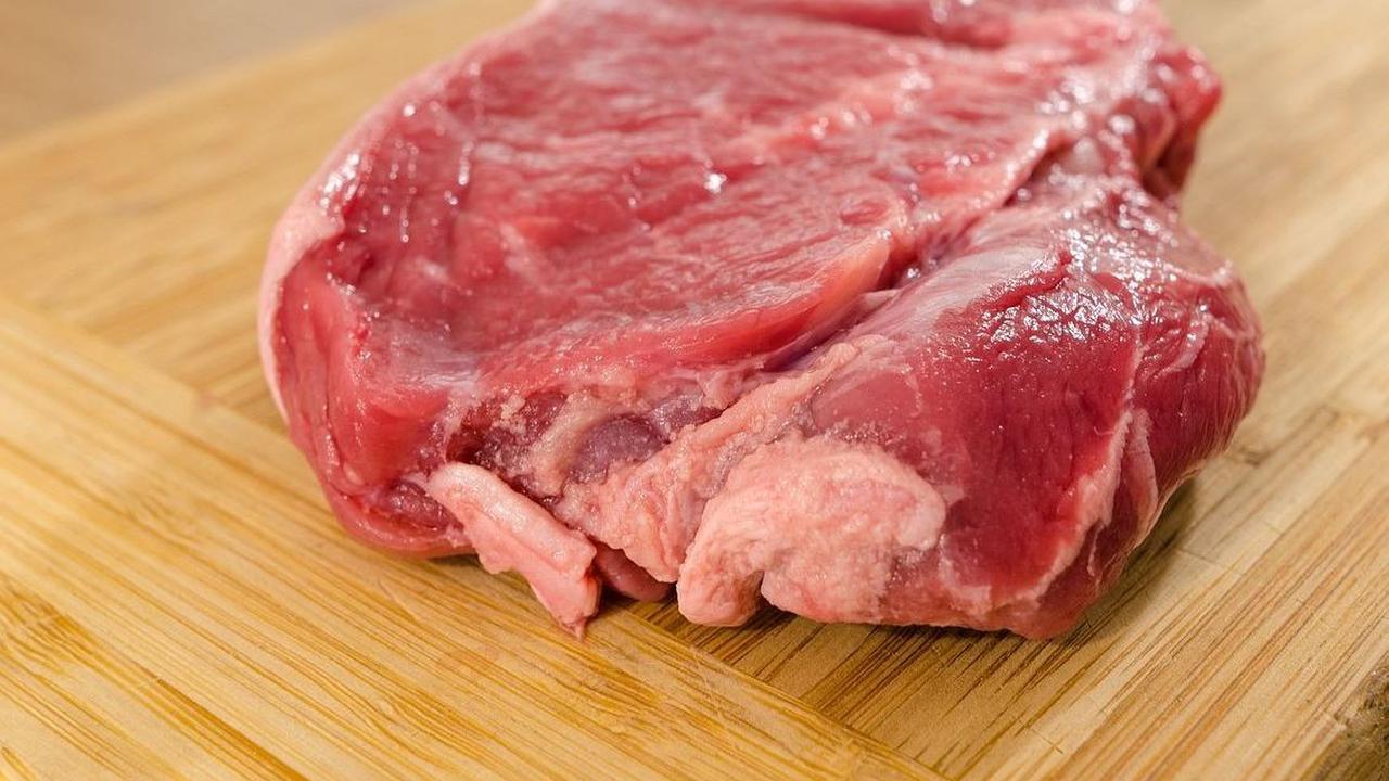 8. Batasi Konsumsi Daging