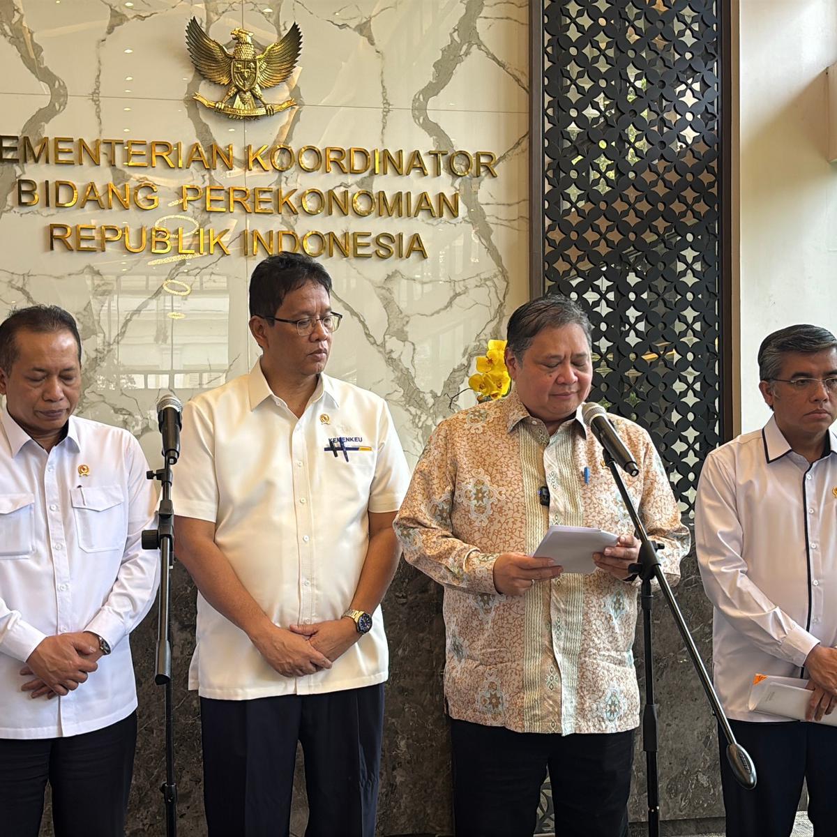 Pemerintah Beri Tambahan Bansos Minyak Goreng dan Beras