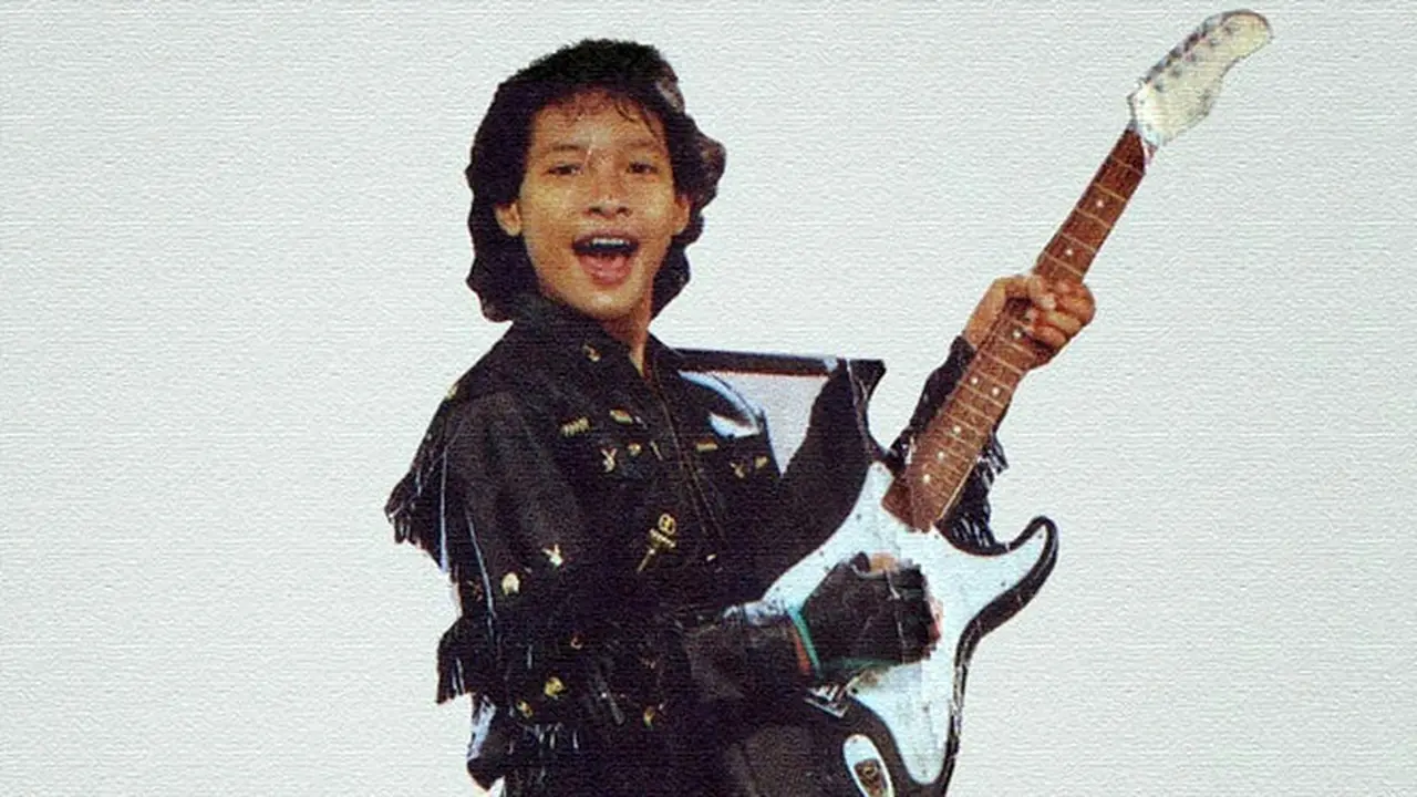 [Bintang] Bergelimang Harta, 18 Artis Indonesia Ini Meninggal di Usia Muda