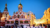 Suasana kota di Kazan, Rusia, Senin (5/3/2018). Kota ini akan menjadi salah satu penyelenggara Piala Dunia 2018. (AFP/Mladen Antonov)