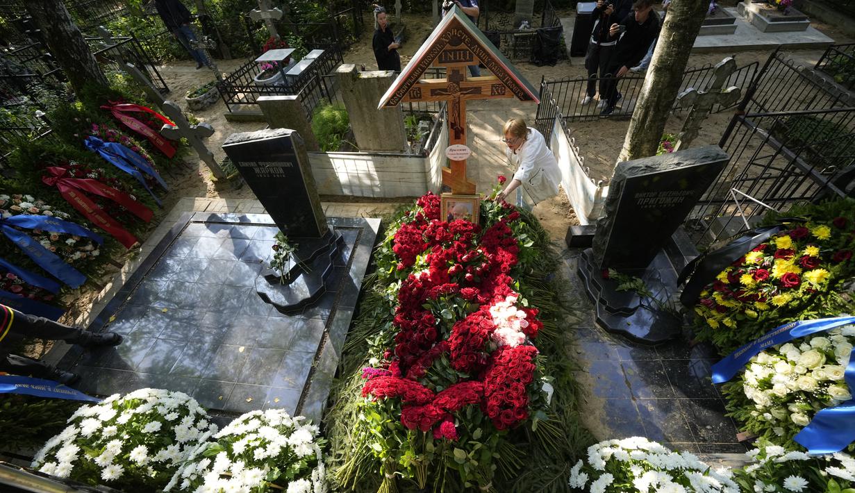 Situs Rusia, MSK1, yang mengutip pihak pemakaman menyebutkan bahwa upacara pemakaman Prigozhin diadakan pada Selasa sekitar pukul 16.00 waktu setempat. (AP Photo/Dmitri Lovetsky)