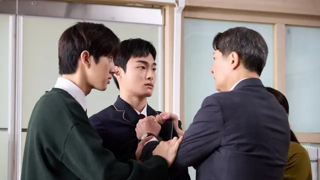 Drakor High School Return of a Gangster. (wavve via Soompi)