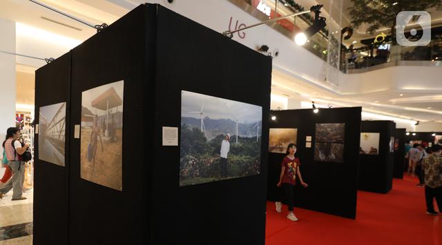 Melihat Pembangunan Indonesia dari Bingkai Foto