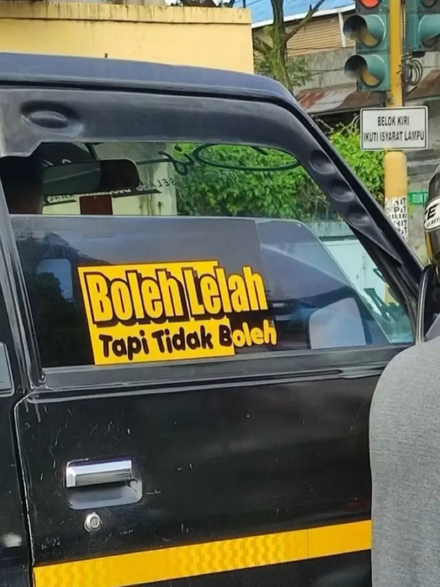Spanduk Tak Lengkap Lucu