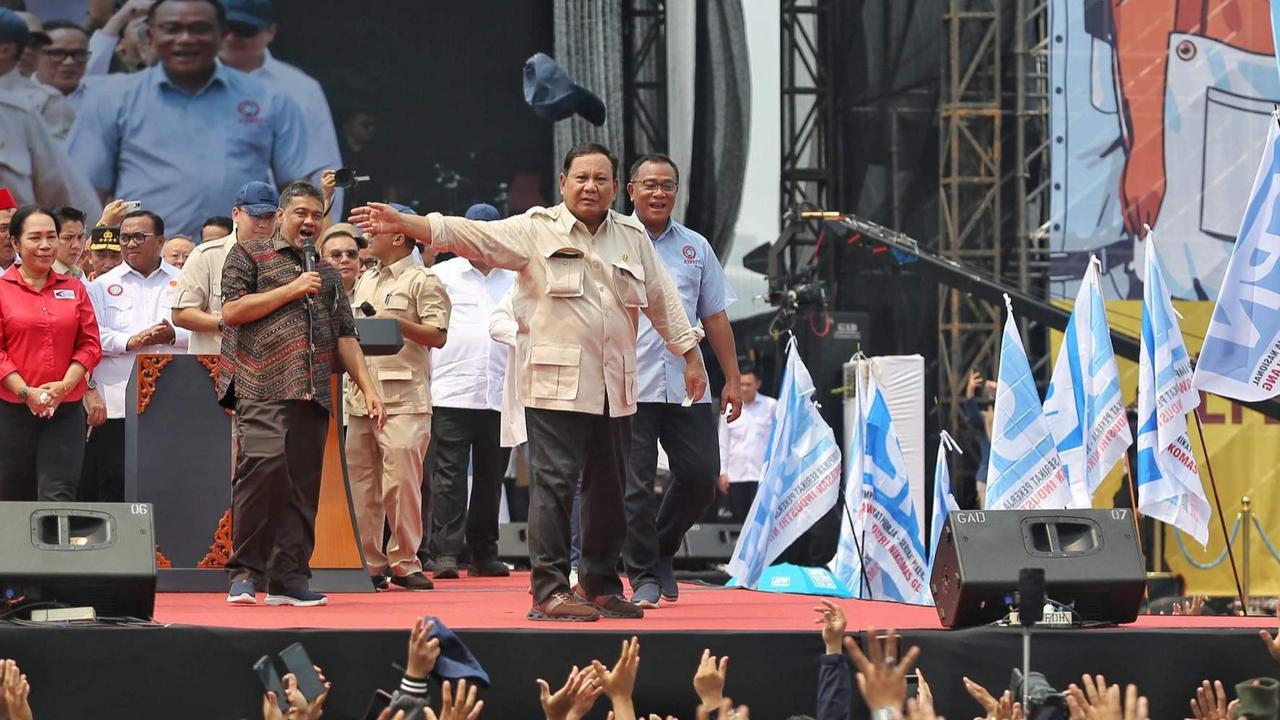 VIDEO: Kejutan Prabowo di Hari Buruh soal Jabatan Panglima TNI & Kapolri "Alamat Enggak Diganti-ganti"