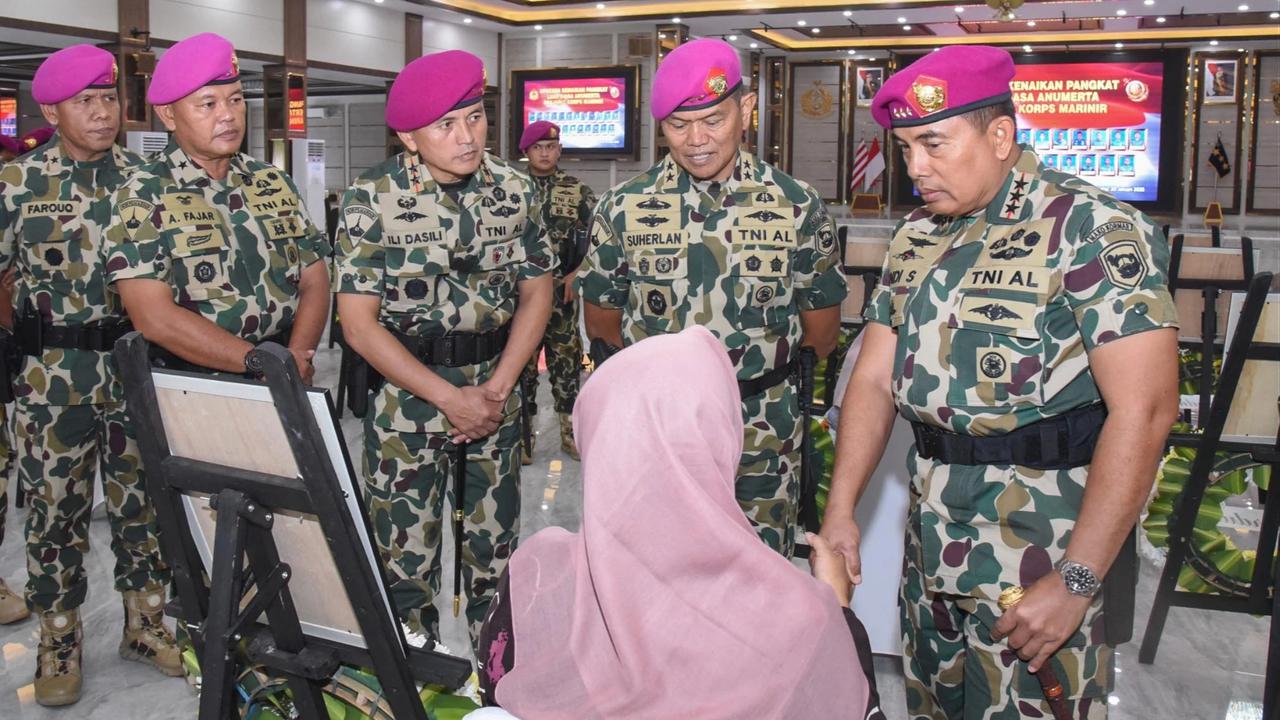 FOTO: TNI AL Anugerahkan KPLB bagi Prajurit Marinir Gugur dalam Musibah Longsor