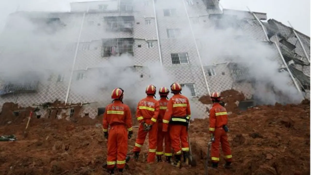 Longsor China, 33 Gedung dan Apartemen Rubuh, 900 Dievakuasi
