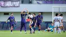 Setelah mencetak gol, pemain berkebangsaan Uzbekistan tersebut enggan melakukan selebrasi dengan mengangkat tangannya ke atas. (Bola.com/Bagaskara Lazuardi)