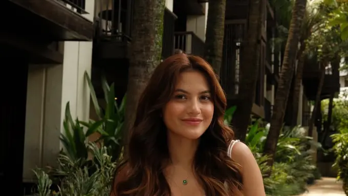 Effortless Chic di Tengah Tropis, Gaya Resort Wear ala Marsha Aruan Saat Liburan