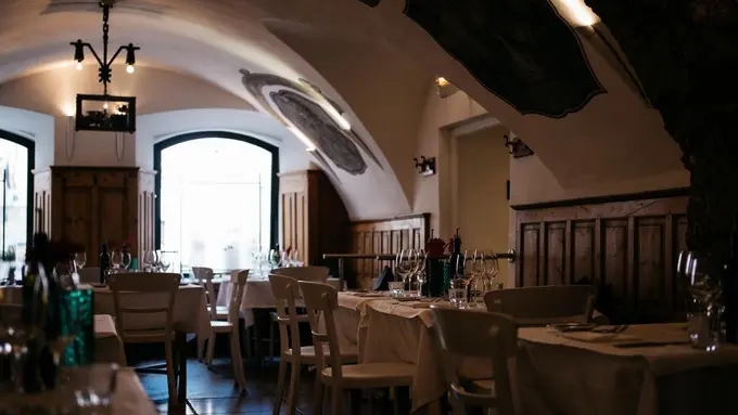 Bintang 5: Hotel Tertua, Gitaris Cilik, Ikan Hias Termahal 