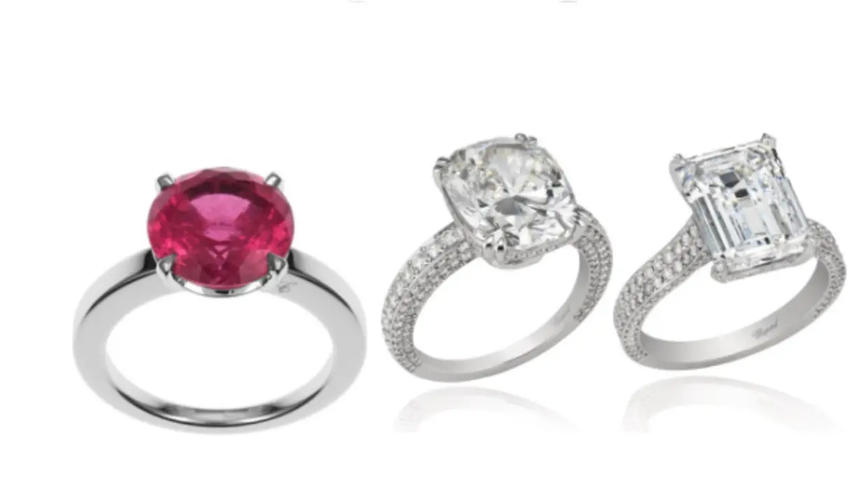 Kardashian juga mengenakan cincin berbahan emas putih dari Koleksi Haute Joaillerie. Cincin emas putih 18 karat bertatahkan rubelit 4,14 karat. [Dok. Chopard]