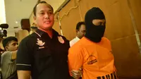 Suami pengangguran di Bekasi bunuh istri pakai martil. (Liputan6.com/Fernando Purba)