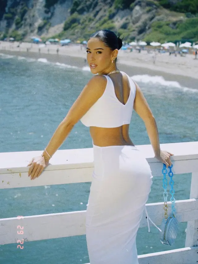 5 Potret Ashlyn Castro, Model Cantik yang Diduga Jadi Pacar Baru Pesepakbola Jude Bellingham