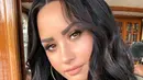 Usai merilis lagu "Sober" dan mengakui ia kembali ke pelukan alkohol, Demi Lovato pun mendapatkan dukungan dari penggemar atas kejujurannya. (instagram/ddlovato)