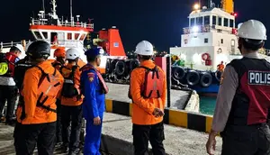 Kapal Kargo Tabrak Tongkang di Tuban, Seorang Perwira Hilang