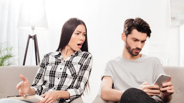 Ilustrasi Zodiak Red Flag