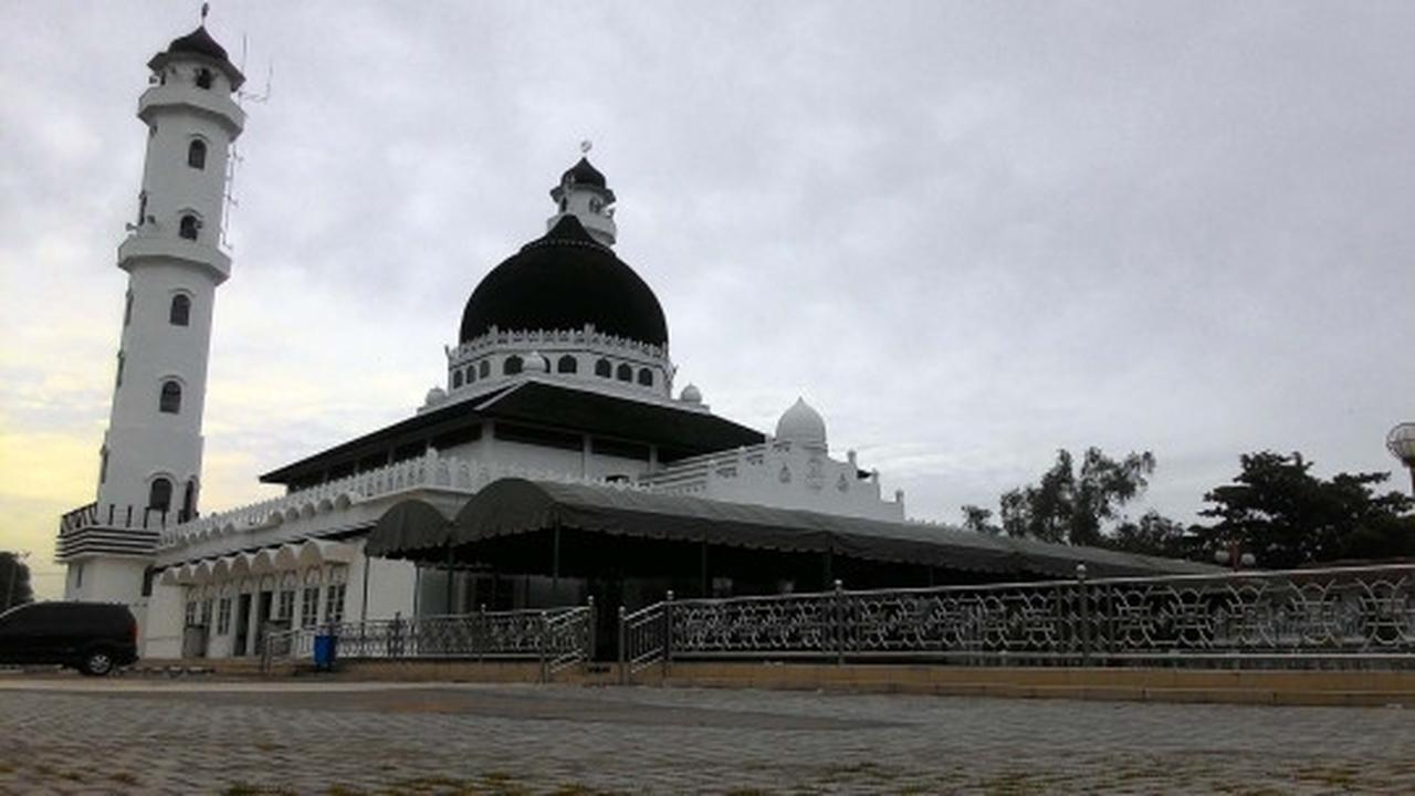 Kemegahan Masjid Abu Beureueh yang dibangun dari beras segenggam